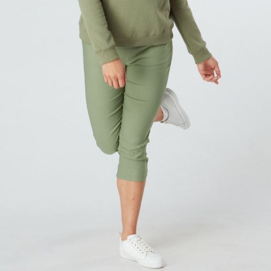 Picture of Swing Out Sister Estelle Pull On Golf Capri - Oli Green